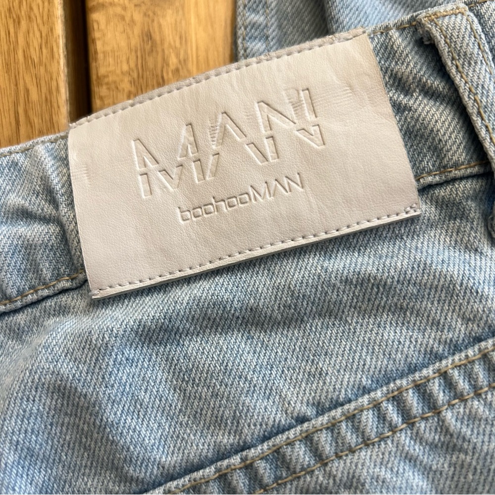 BoohooMAN x Space Jam “Tune Squad” Daffy Duck Light Wash Jeans Size 30 - Picture 6 of 7